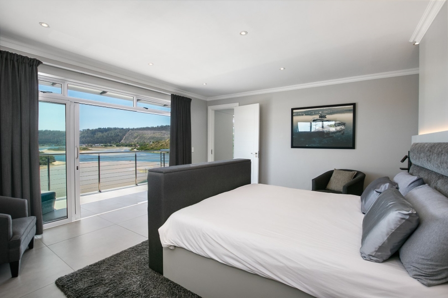 4 Bedroom Property for Sale in Kingfisher Creek Western Cape